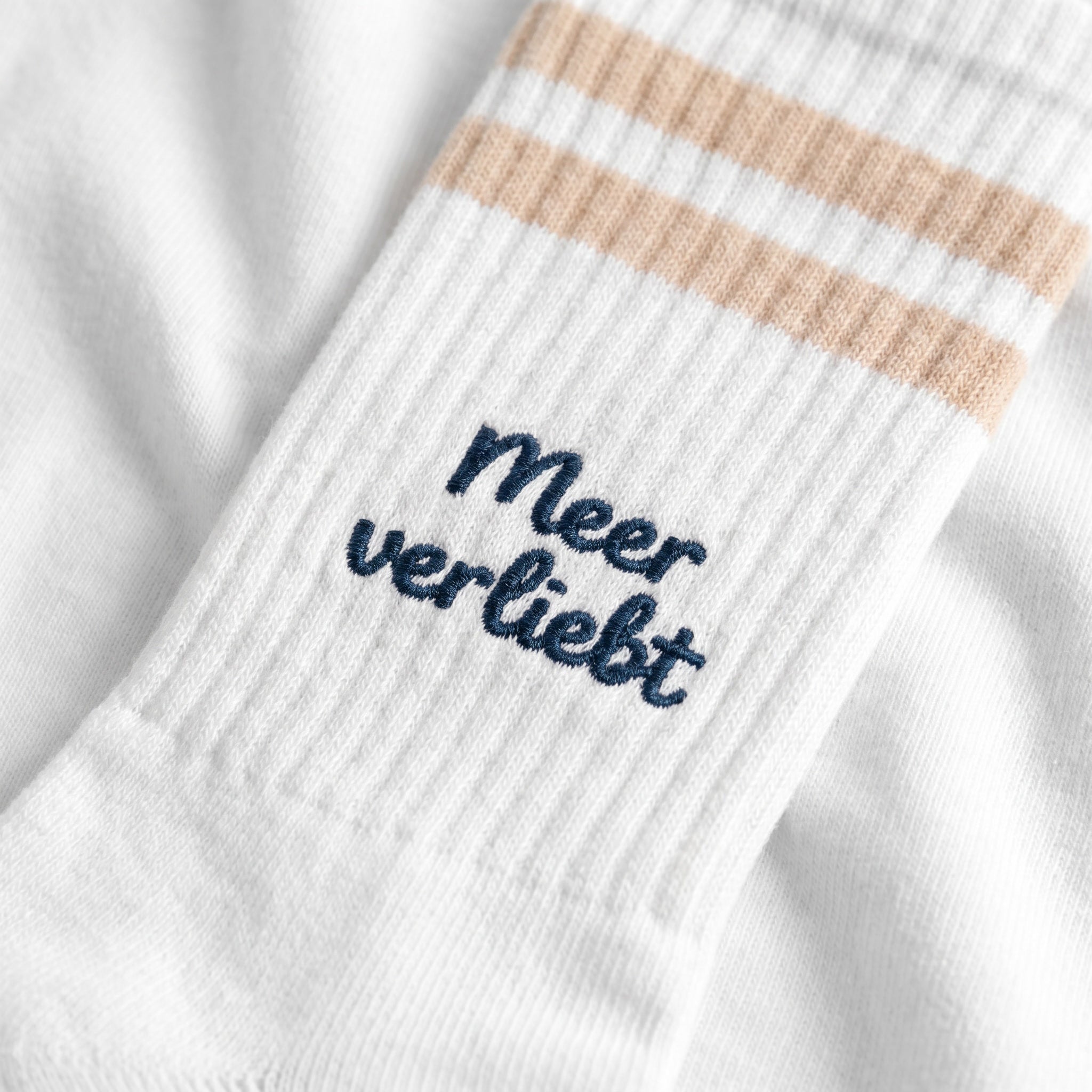 Meerverliebt - Gestreifte Tennissocken