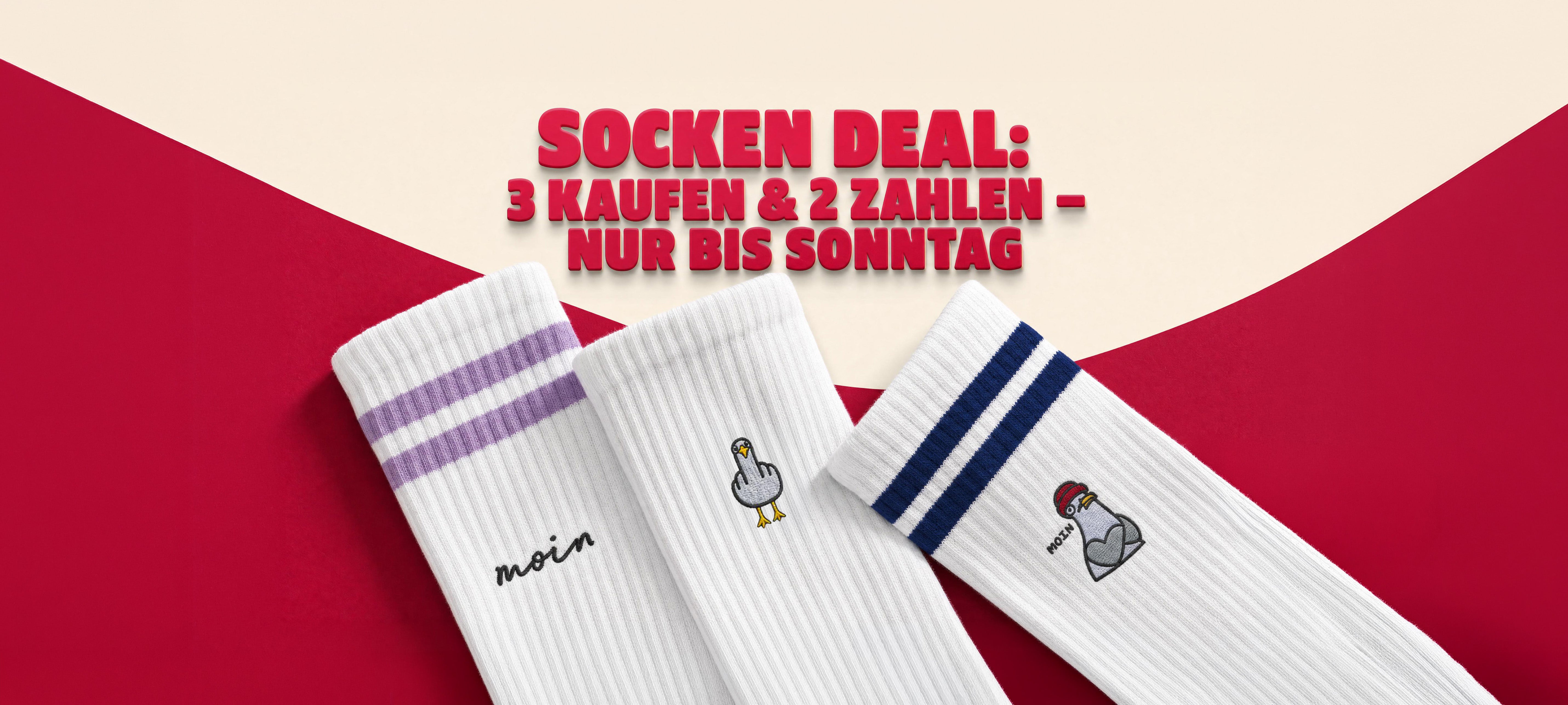 5_gpt-image-2_Erstelle_eine_hochwertige_minimalistische_Werbeanzeige_fuer_drei_bestickte_Tenni-1_8_Kopie_2