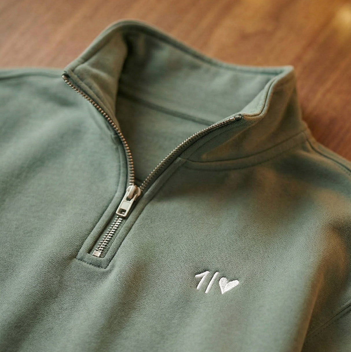 ONELOVE  - Unisex Premium Zipper | 100% Bio-Baumwolle | Edler Stick