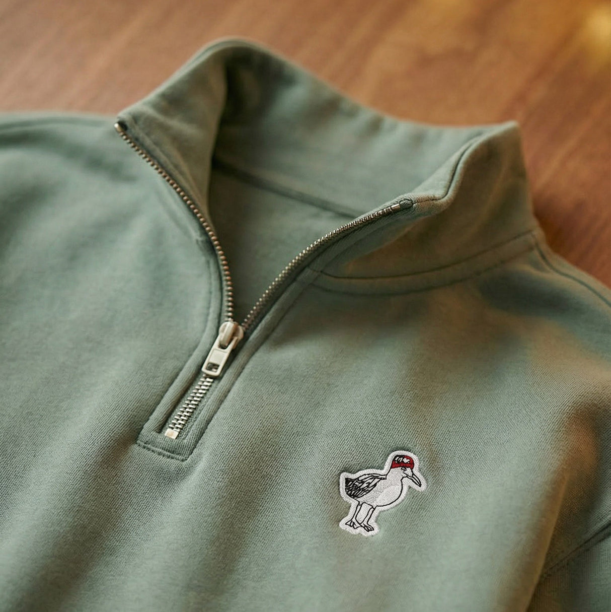 Hauk  - Unisex Premium Zipper | 100% Bio-Baumwolle | Edler Stick