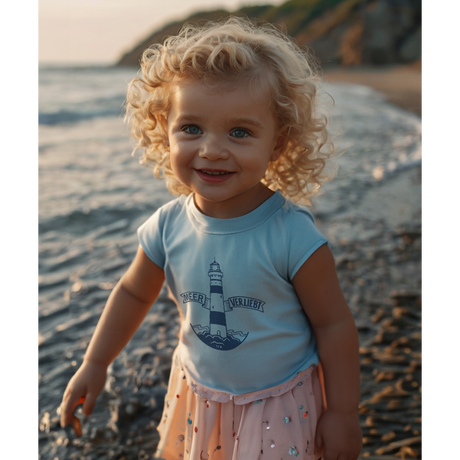Meerzeit Baby-Shirt mit Leuchtturm