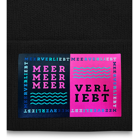 Meerverliebt Collage Beanie Schwarz